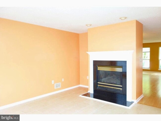 Foto del edificio - 162 Shrewsbury Ct