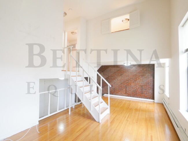 Interior Photo - 404 East 80th Street