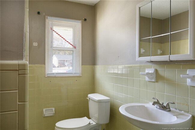 Foto del edificio - 1045 Rulnick St