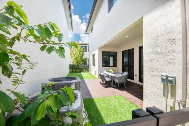 Foto del edificio - 4344 NW 80th Ct