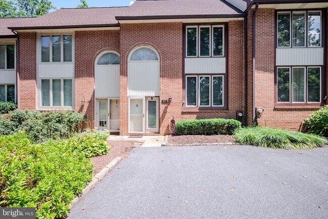 Foto del edificio - 805 Birch Ln