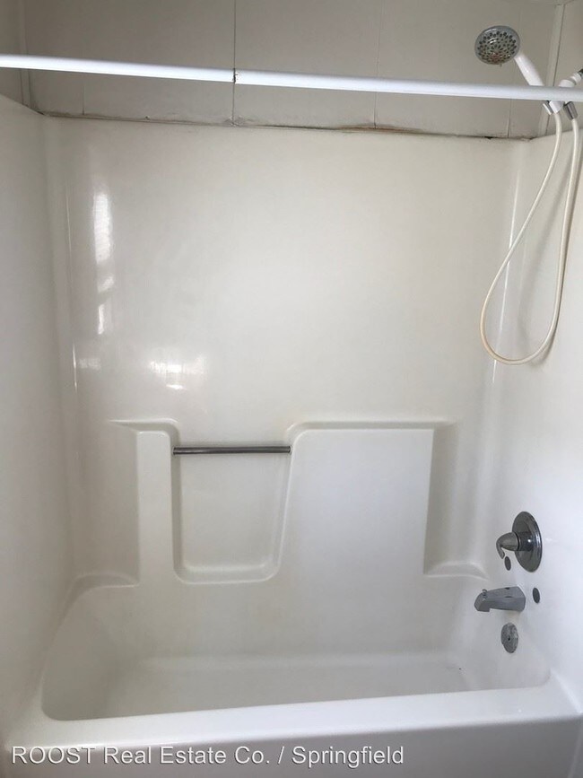 Foto del edificio - 2 br, 1 bath House - 2741 Delaware Avenue