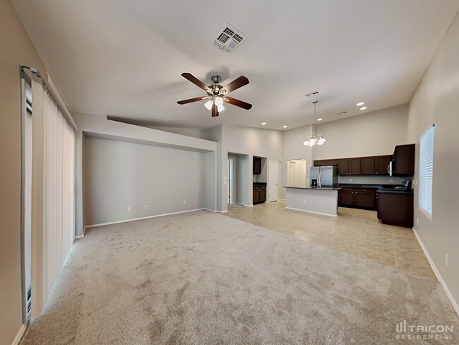 Building Photo - 1502 E Mayfield Dr