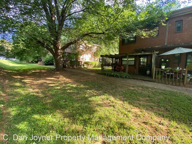 Building Photo - 2 br, 1 bath House - 24 Faris Circle