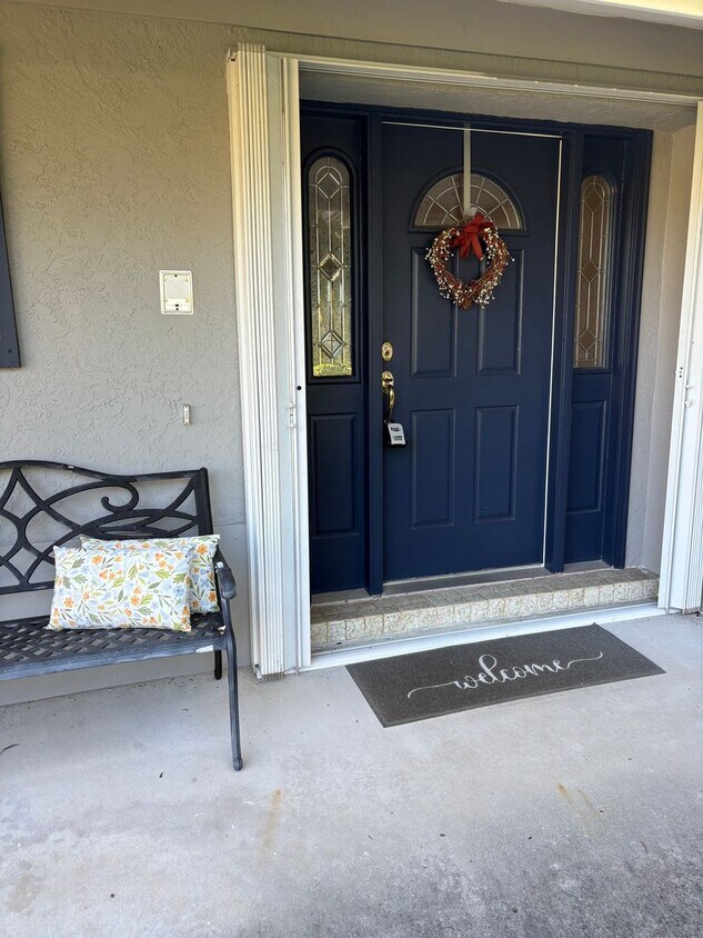 Foto del edificio - 3/2/2 POOL home in Stuart on 3/4 acre--NO HOA! ** PICS Coming Soon!**