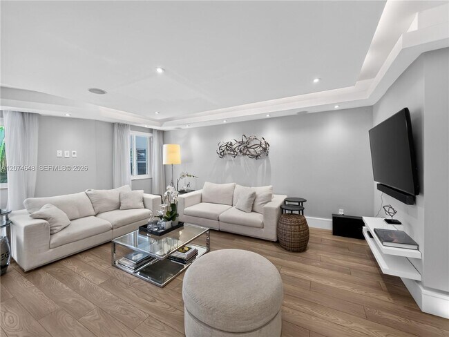 Building Photo - 10190 Collins Ave