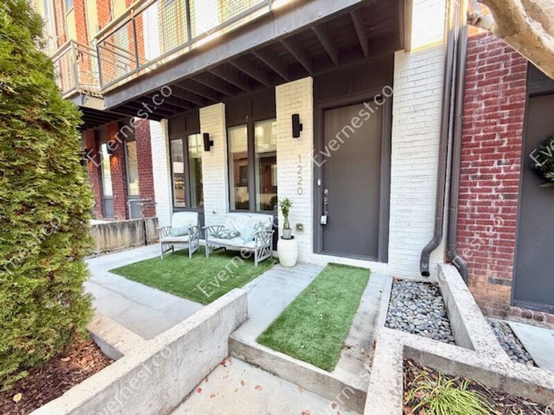 Primary Photo - 1220 Chelsea Cir NW