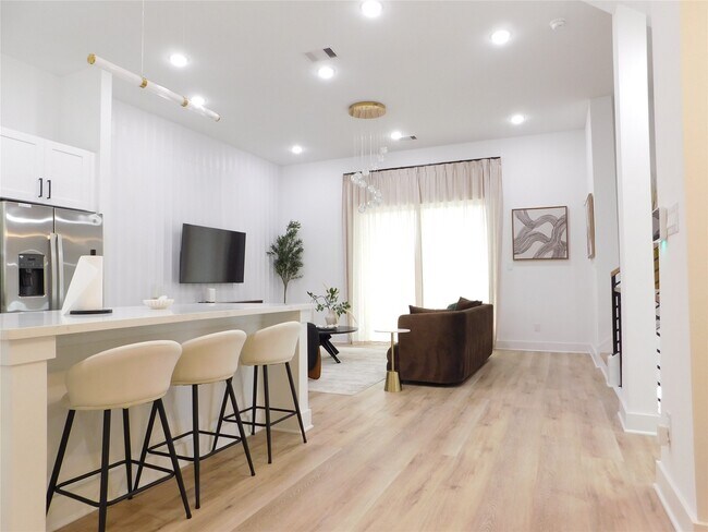 Foto del edificio - 3460 Bremond St