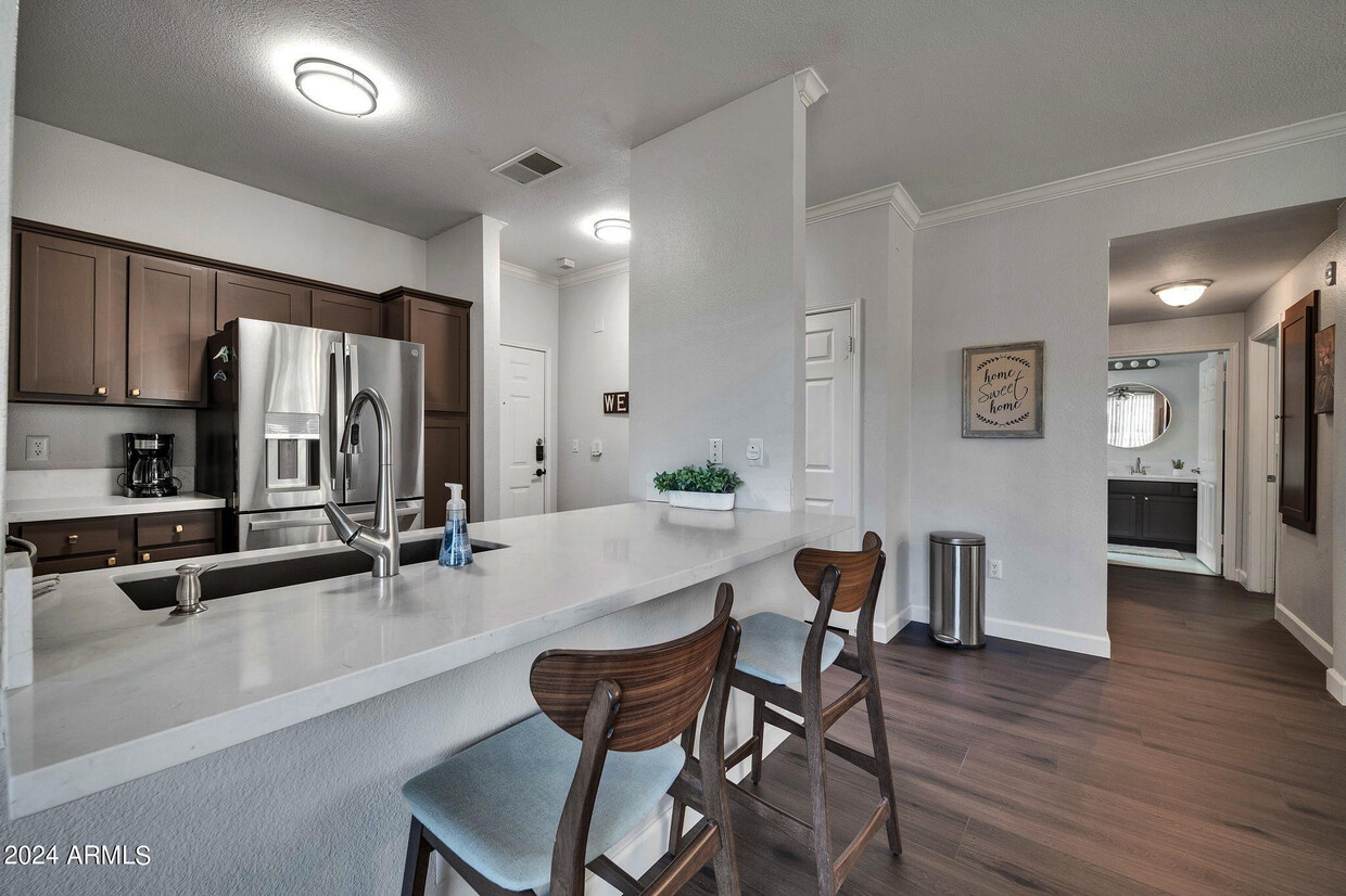 Foto principal - 7009 E Acoma Dr