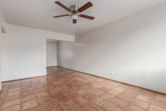 Foto del edificio - 7153 N 57th Dr