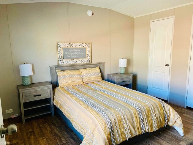 Building Photo - 3 br, 2 bath Mobile Home - 600 Holly Dr 2