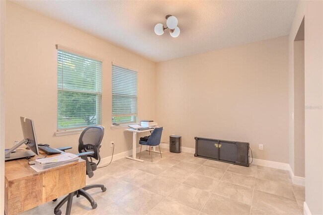 Foto del edificio - 8078 Glenlloyd Ave