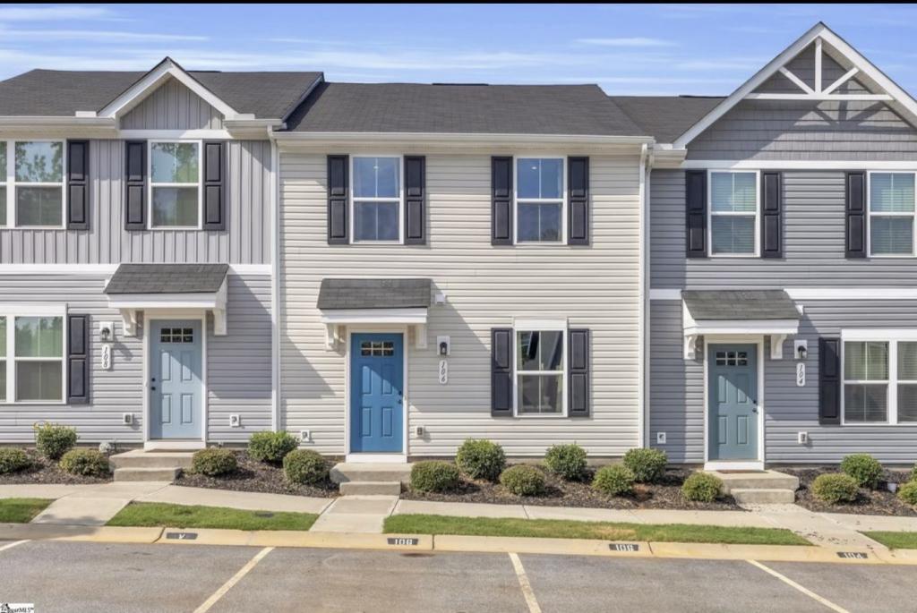 Foto principal - 106 E Frontage Rd