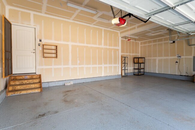 Building Photo - Spacious 5-Bedroom Home with Finished Base...