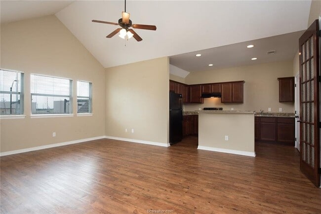 Building Photo - 4141 Wellborn Rd