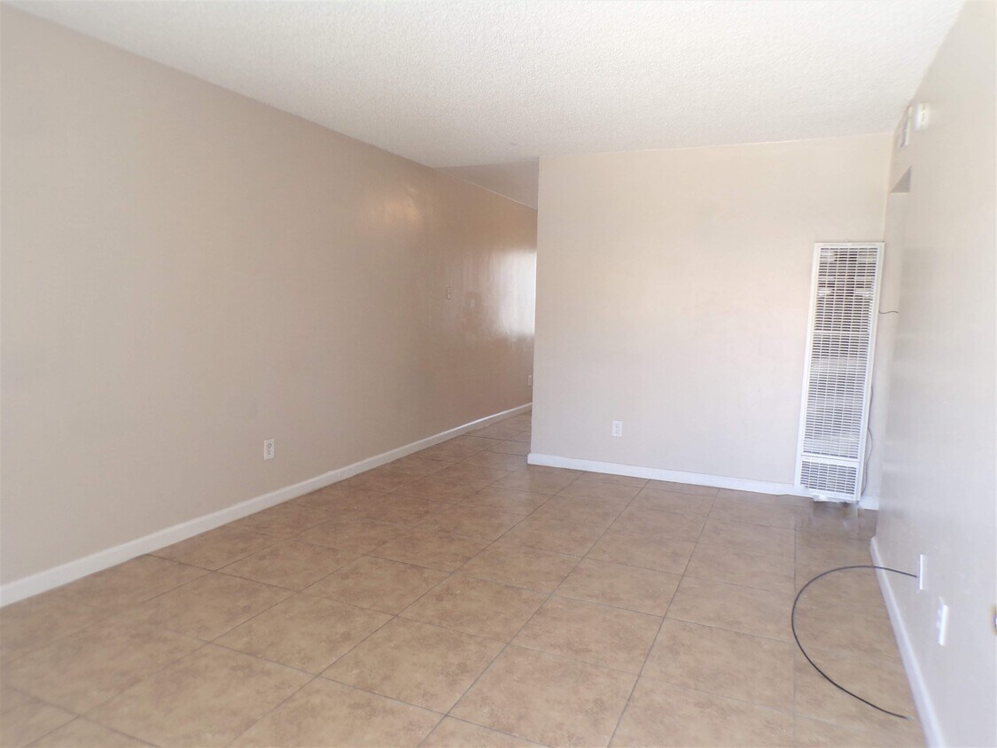 Primary Photo - 808 33rd St