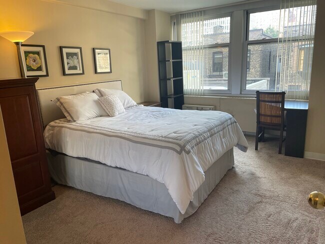 Building Photo - 30 E Elm St