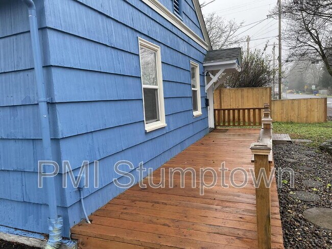 Building Photo - 6016 NE Alberta St