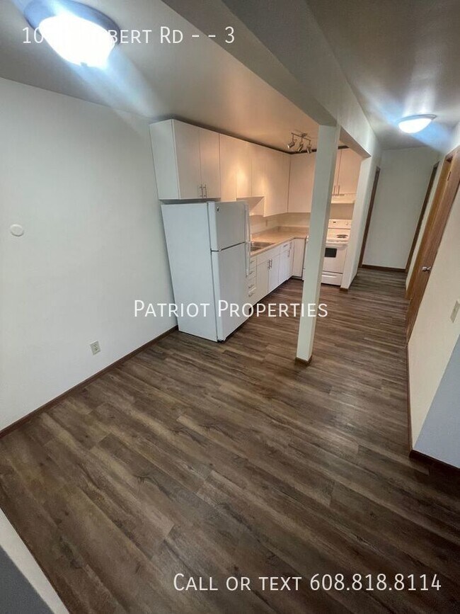 Building Photo - 2 bedroom/ 1 bath apartment in Madison, WI