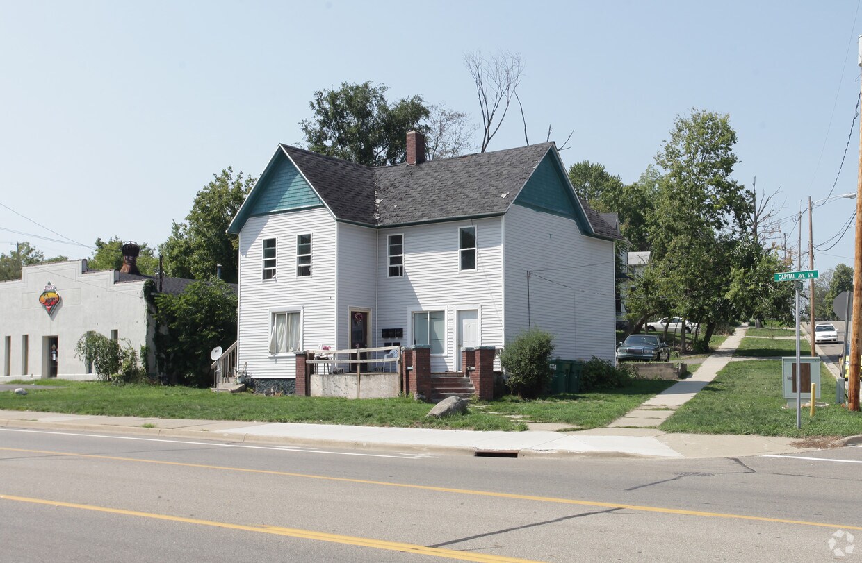 292 Capital Ave SW, Battle Creek, MI 49015 Apartments in Battle Creek