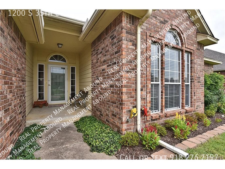 Foto principal - 1200 S 35th St