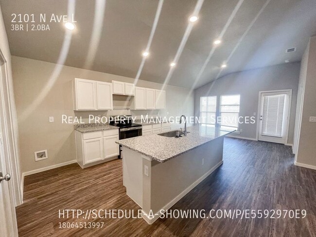 Building Photo - Cute 3/2 Home!