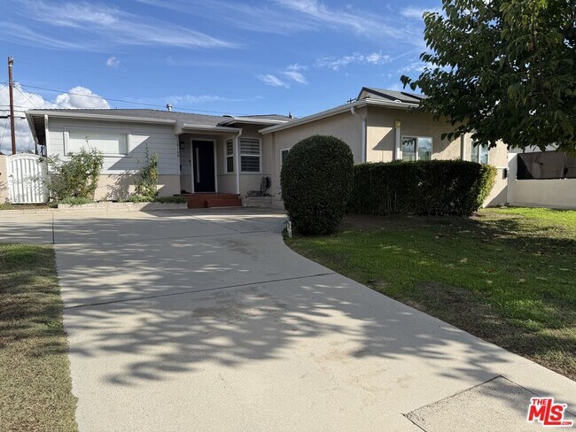 Foto del edificio - 10148 Gothic Ave