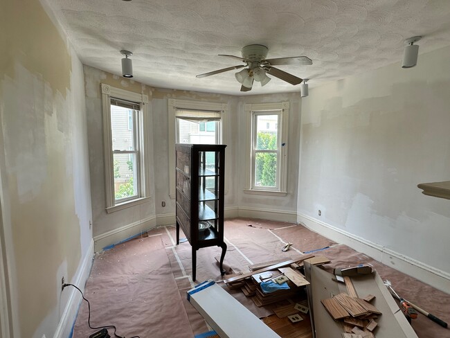 Building Photo - 602 Putnam Ave