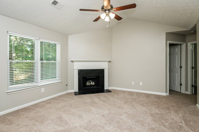 Foto del edificio - 54 Virginia Heights Dr