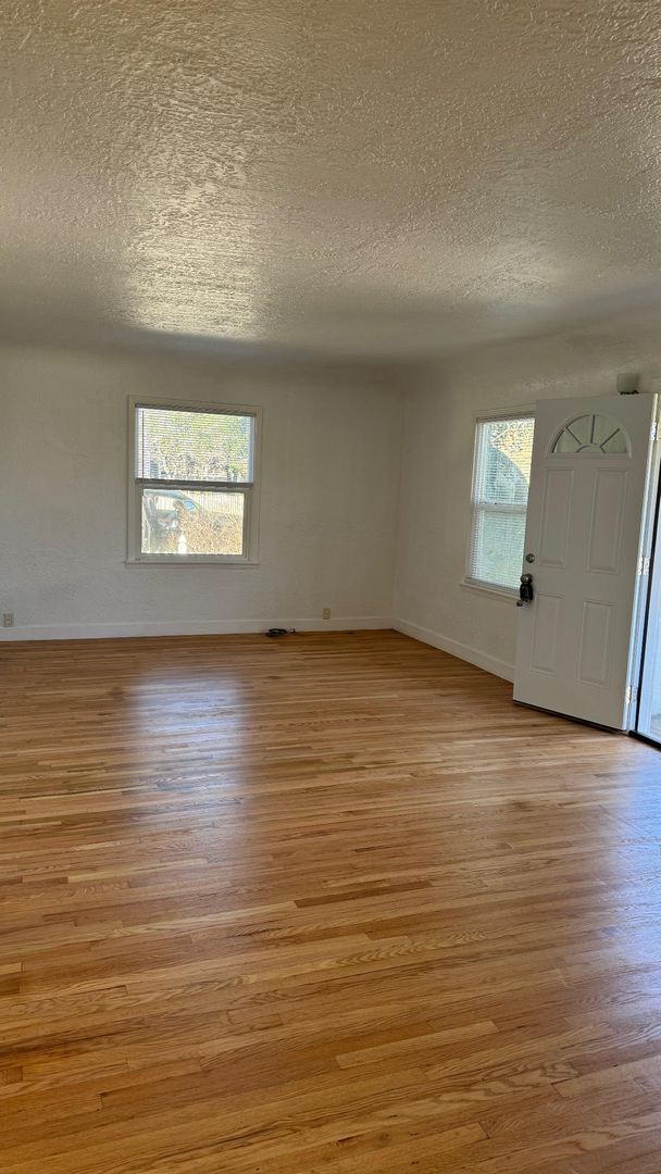 Foto del edificio - Cute 2 bedroom home close to downtown