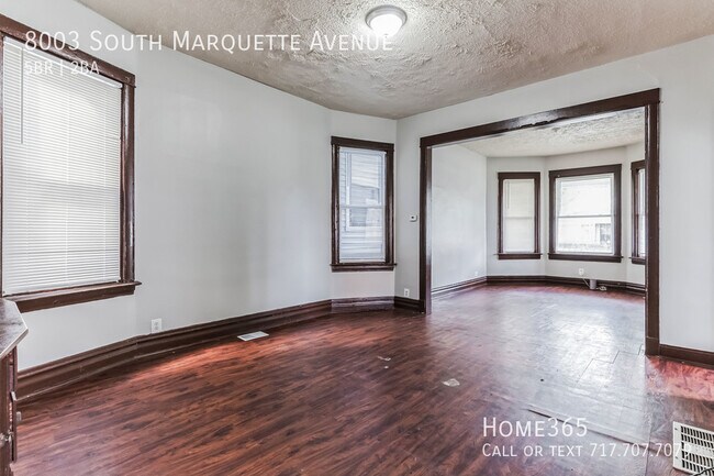 Building Photo - Charming Single-Family Home with Huge Yard!