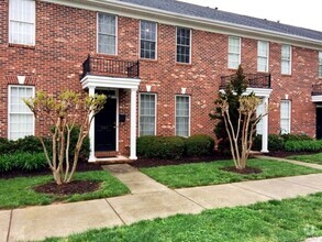 Building Photo - 203 Crestland Ave