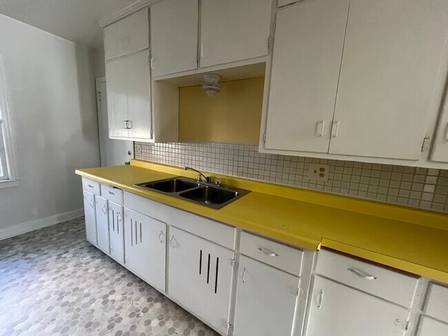 Foto del edificio - 934 8th Ave SW