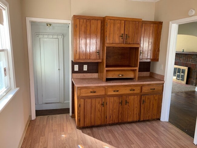 Foto del edificio - 3 Bed 1.5 Bath Colonial