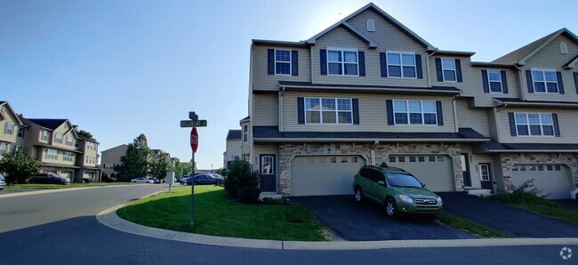 Building Photo - 1213 Chelsen Cross