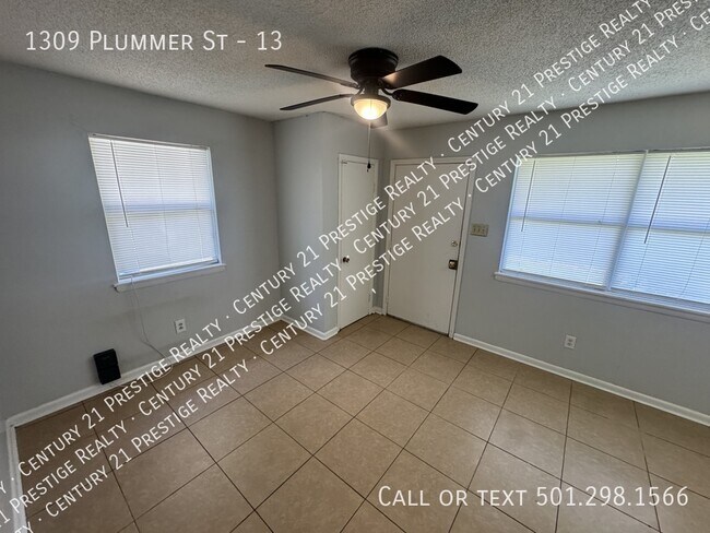 Foto del edificio - 1309 Plummer St