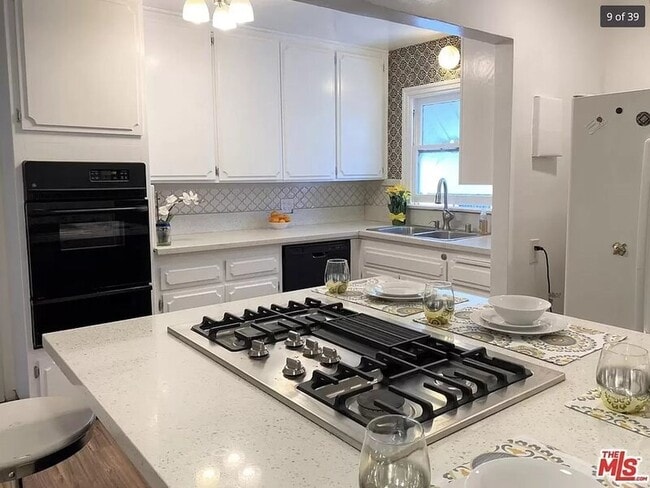 Foto del edificio - 723 E 81st St