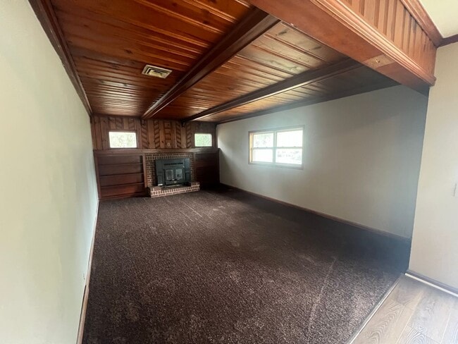 Foto del edificio - 3 bedroom 1 bathroom single level home