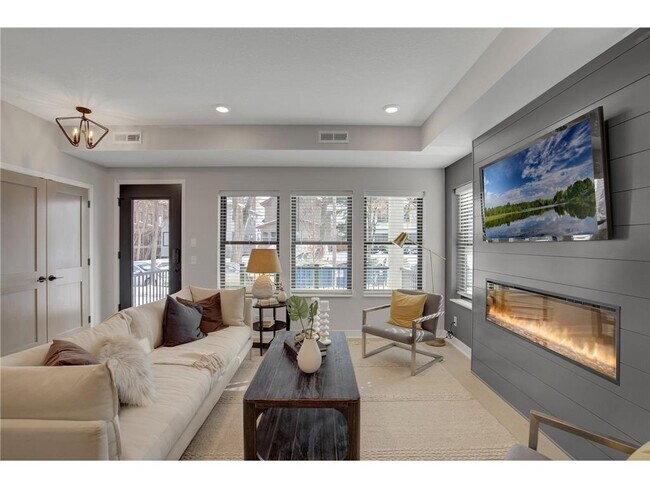 Foto del edificio - 3628 Colfax Ave South