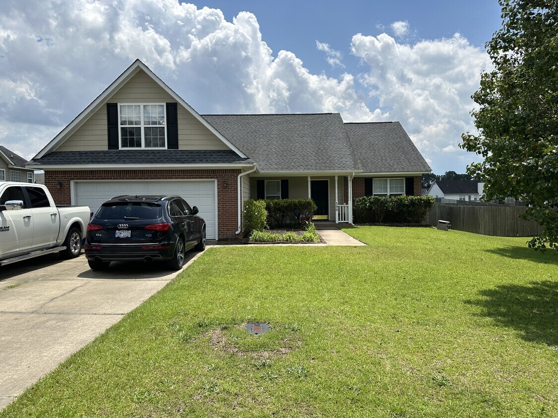 Primary Photo - 590 Americana Dr