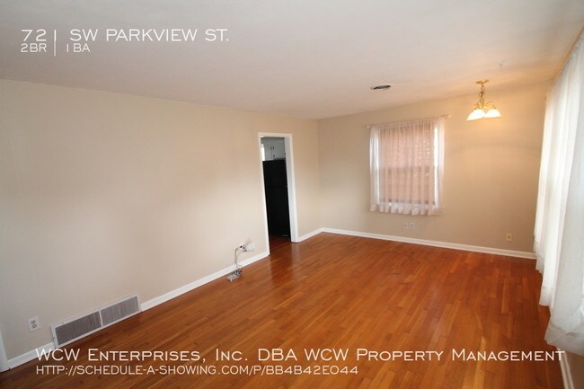 Building Photo - 721 SW Parkview St