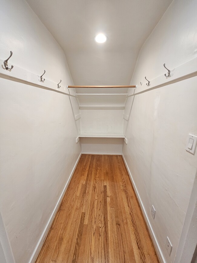 WALK IN CLOSET - 1333 1/2 S Cloverdale Ave