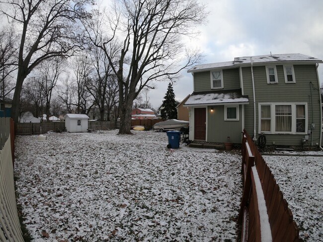 Building Photo - 1115 merrill
