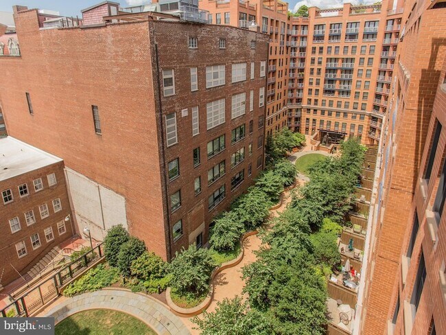 Foto del edificio - 631 D St NW