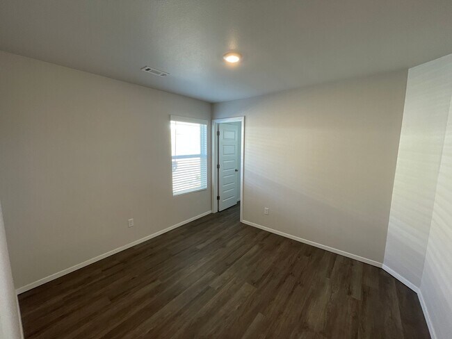 Foto del edificio - 1742 Loveland St