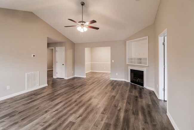 Foto del edificio - 1408 Deer Creek Ct