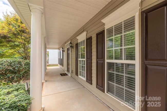 Building Photo - 15519 Troubadour Ln