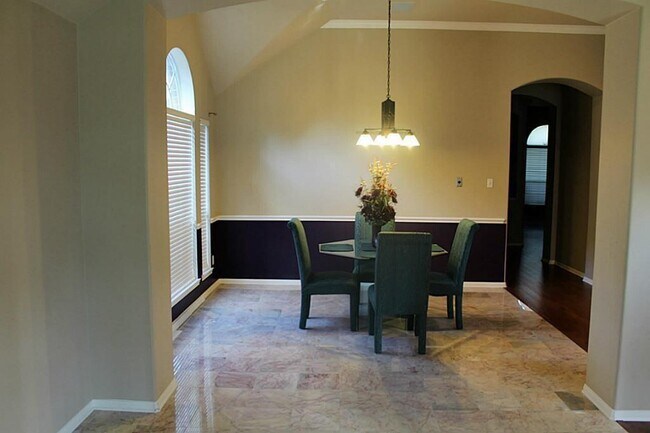 Foto del edificio - 2126 Grovewood Park