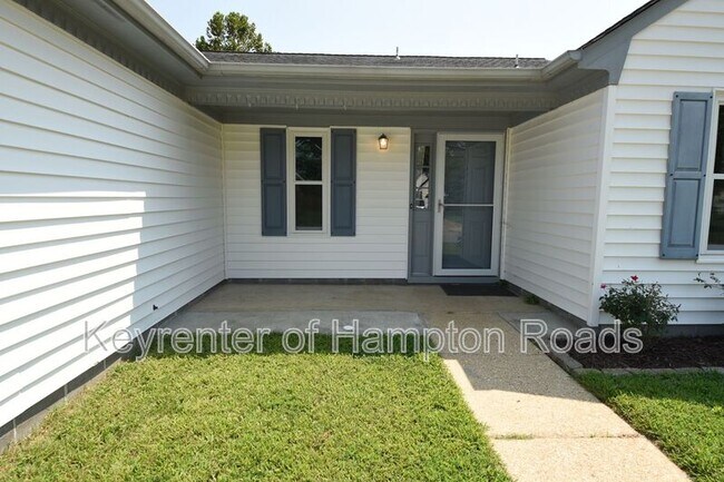 Building Photo - 825 Maitland Dr