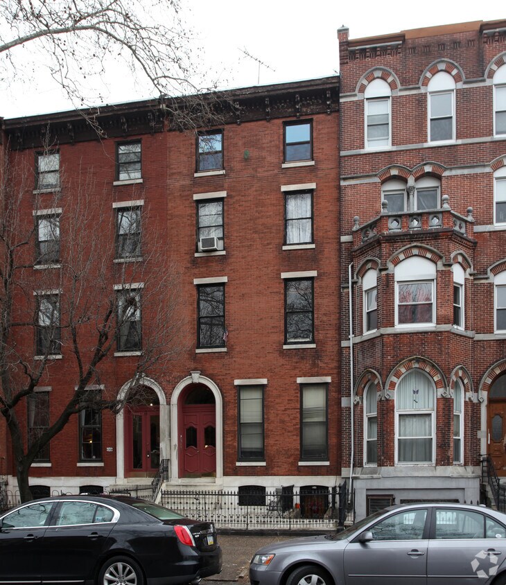 Primary Photo - 1321-1323 S Broad St